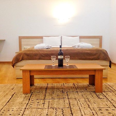Hotel Marseille บาทูมิ ภายนอก รูปภาพ