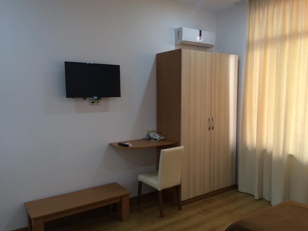 Hotel Marseille บาทูมิ ภายนอก รูปภาพ