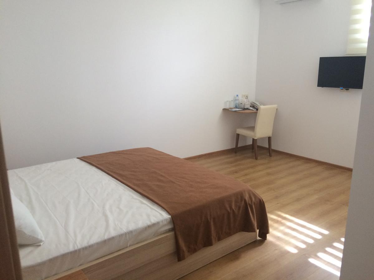Hotel Marseille บาทูมิ ภายนอก รูปภาพ