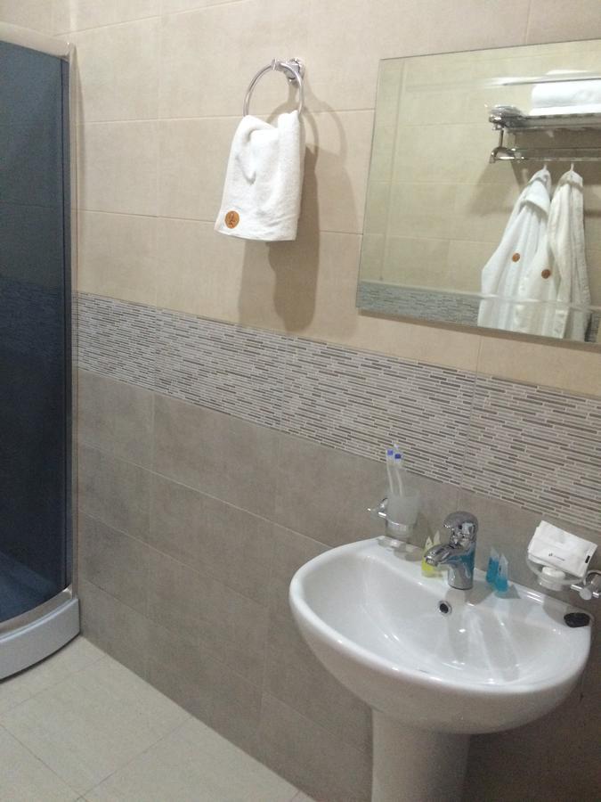 Hotel Marseille บาทูมิ ภายนอก รูปภาพ