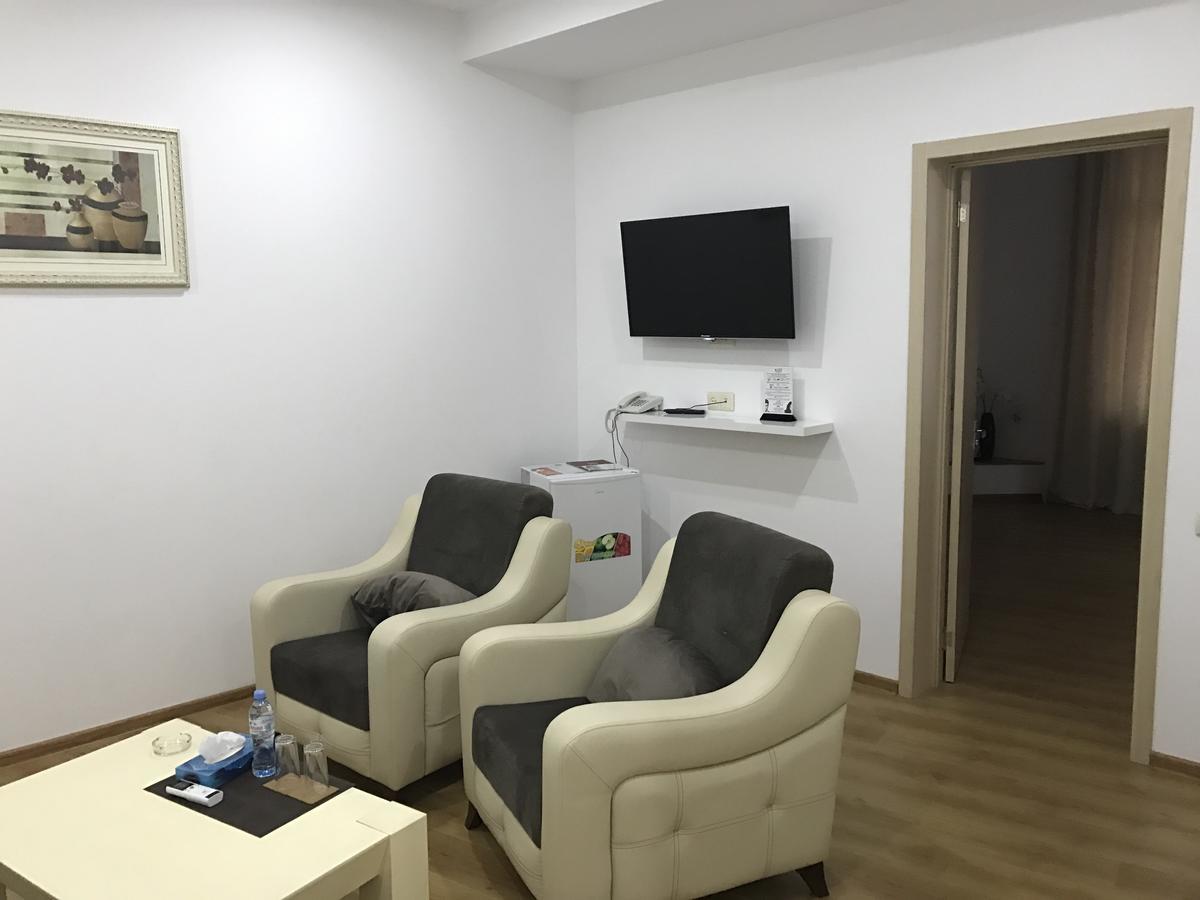 Hotel Marseille บาทูมิ ภายนอก รูปภาพ