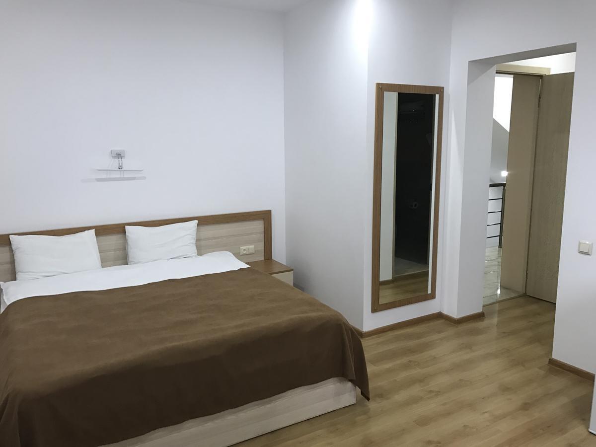 Hotel Marseille บาทูมิ ภายนอก รูปภาพ