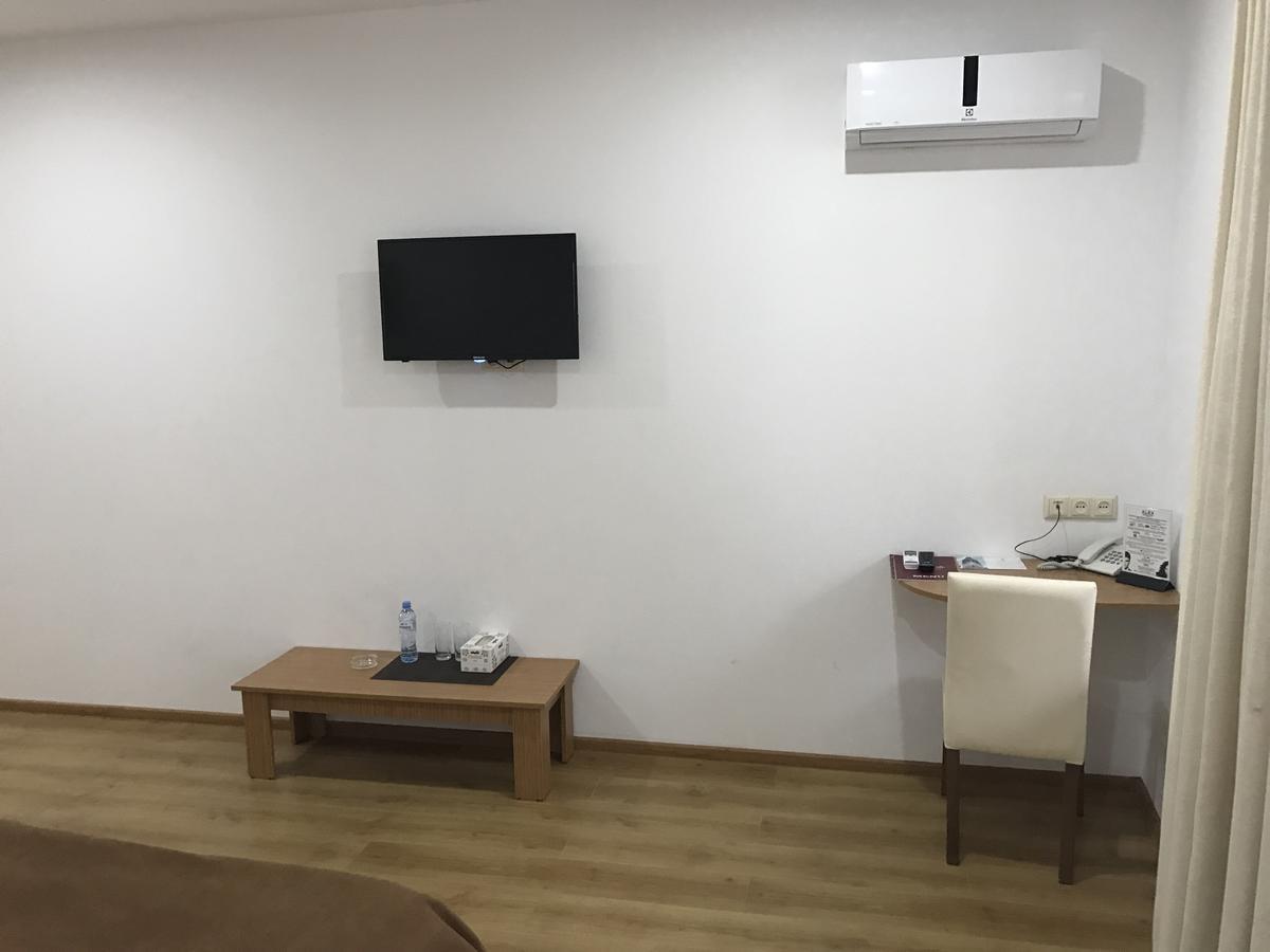 Hotel Marseille บาทูมิ ภายนอก รูปภาพ