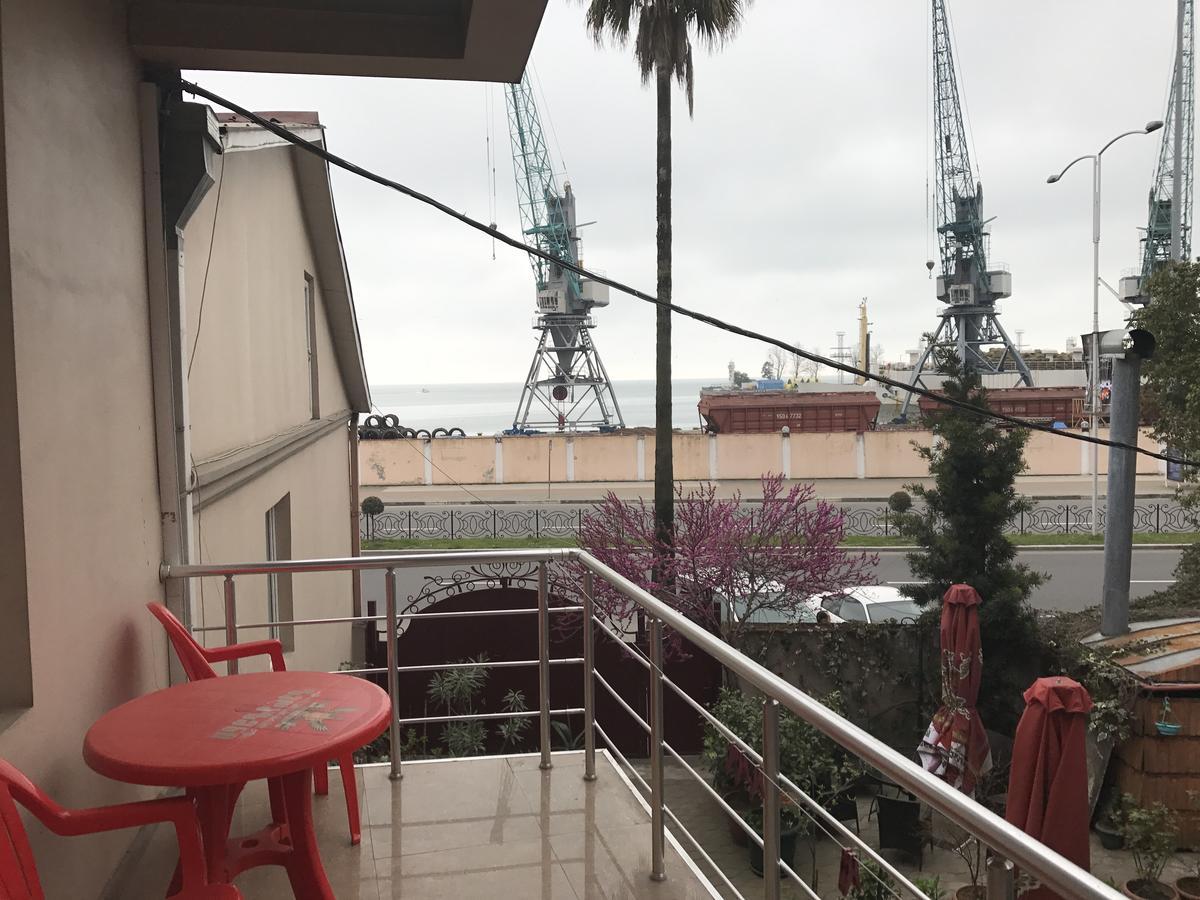 Hotel Marseille บาทูมิ ภายนอก รูปภาพ