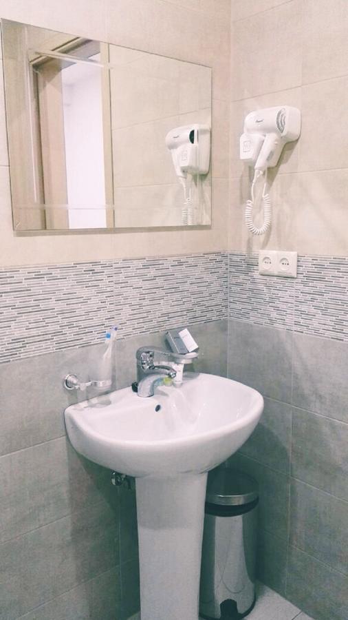 Hotel Marseille บาทูมิ ภายนอก รูปภาพ
