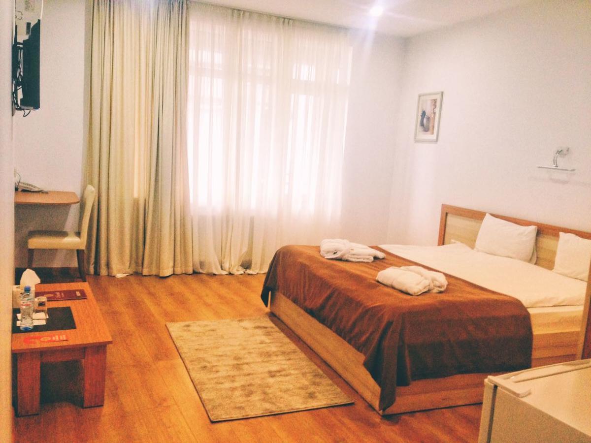 Hotel Marseille บาทูมิ ภายนอก รูปภาพ