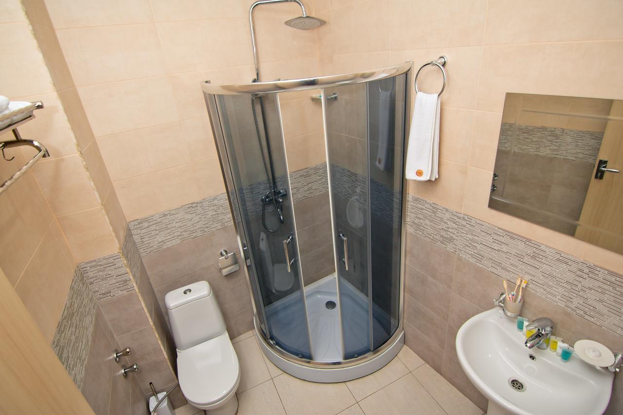Hotel Marseille บาทูมิ ภายนอก รูปภาพ