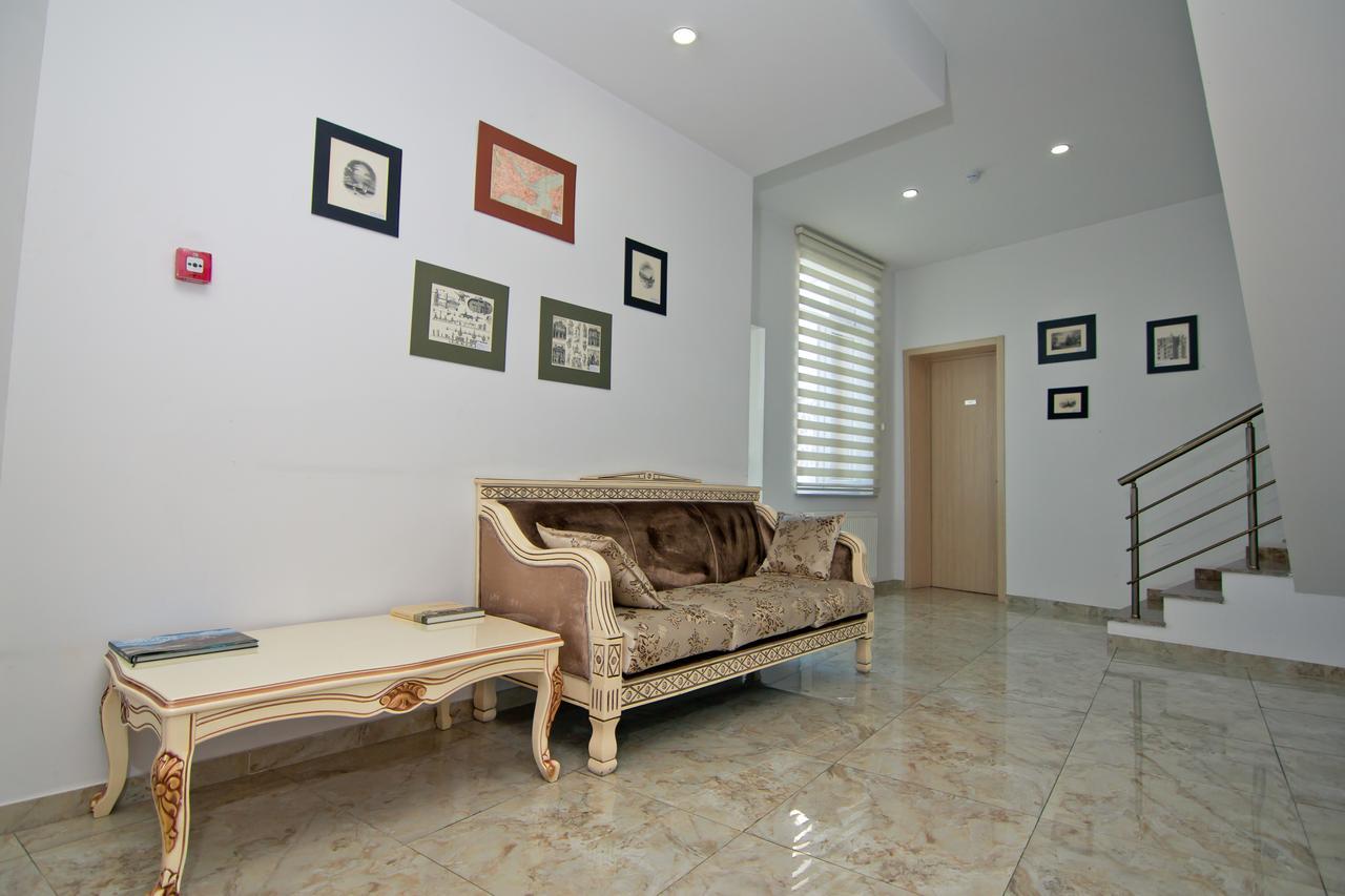 Hotel Marseille บาทูมิ ภายนอก รูปภาพ
