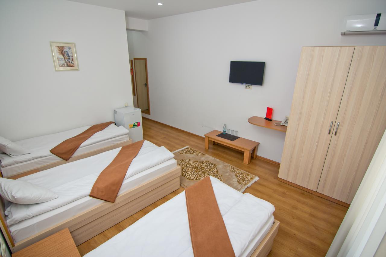 Hotel Marseille บาทูมิ ภายนอก รูปภาพ