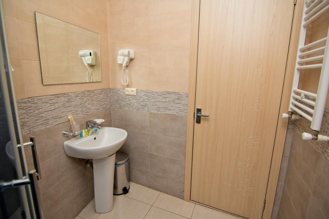 Hotel Marseille บาทูมิ ภายนอก รูปภาพ