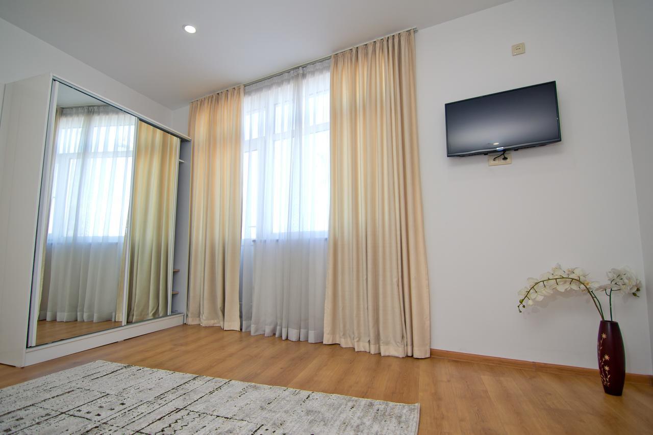Hotel Marseille บาทูมิ ภายนอก รูปภาพ