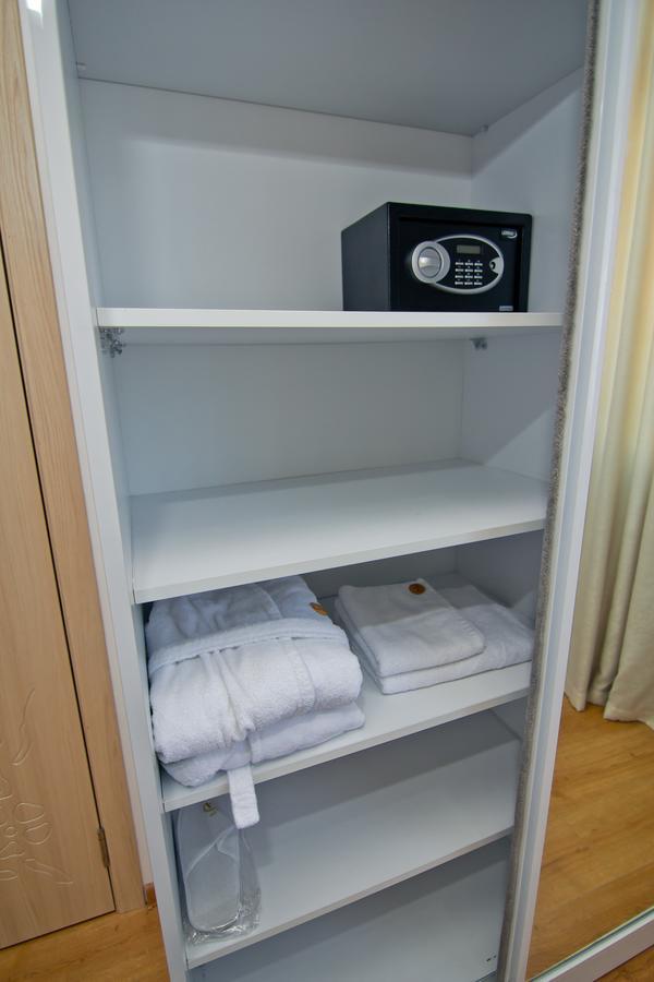 Hotel Marseille บาทูมิ ภายนอก รูปภาพ